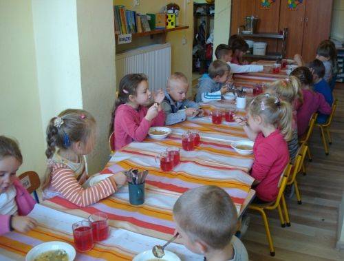 Grafika #15: Co robią zwierzęta jesienią?