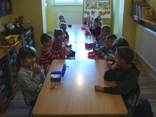 Grafika #1: Co robią zwierzęta jesienią?