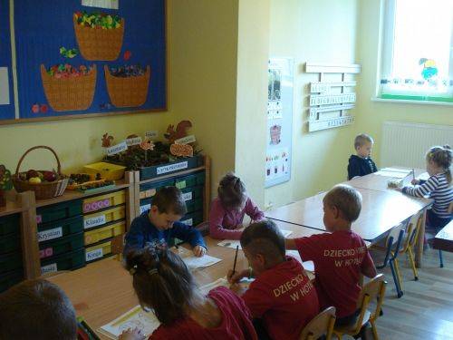 Grafika #18: Jesień w sadzie