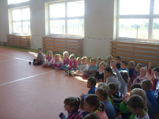 Grafika #1: Spotkanie z policjantem