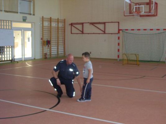 Grafika #2: Spotkanie z policjantem