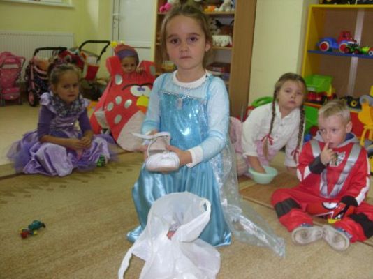 Grafika #1: Dzień Postaci z Bajek