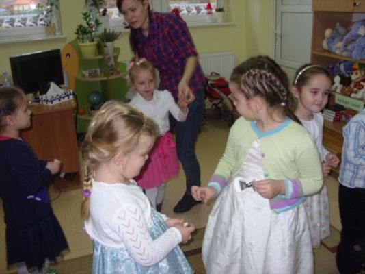 Grafika #2: Spotkanie wigilijne w przedszkolu