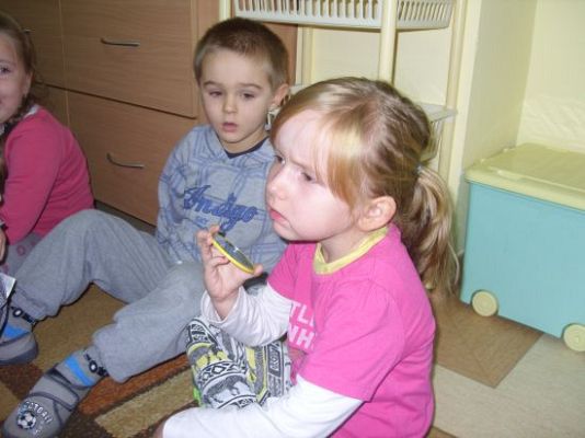 Grafika #6: "Mamo, tato , wolę wodę!"