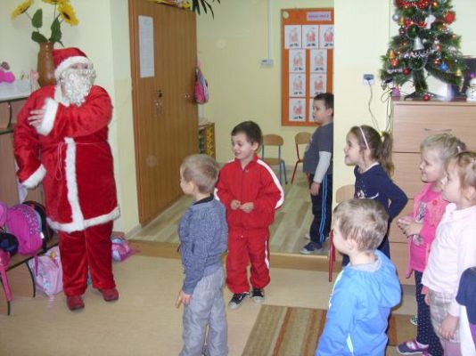 Grafika #1: Mikołajkowy Dzień