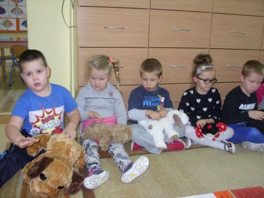 Grafika #1: Święto Pluszowego Misia w przedszkolu