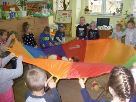 Grafika #5: Święto Pluszowego Misia w przedszkolu