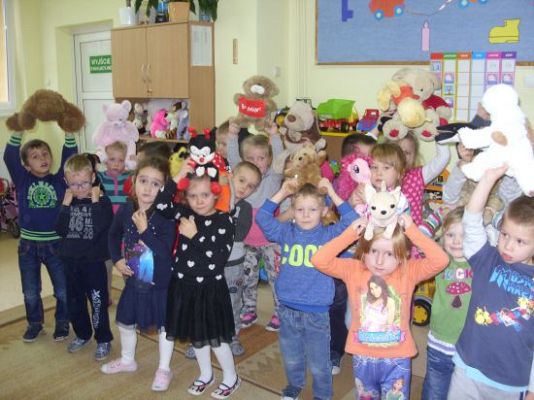 Grafika #0: Święto Pluszowego Misia w przedszkolu