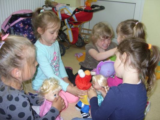 Grafika #3: Dzień Zabawek