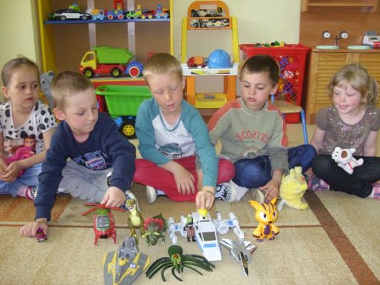 Grafika #0: Dzień Zabawek