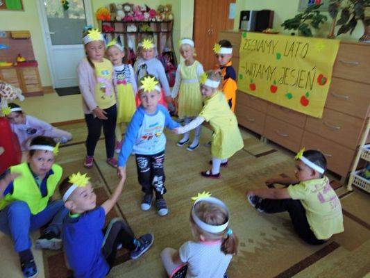 Grafika #2: ŻEGNAMY LATO – WITAMY JESIEŃ