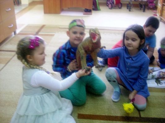 Grafika #6: ŚWIETO DZIEWCZYNEK