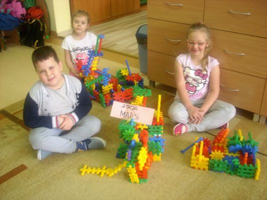 Grafika #5: CZAS JAK RZEKA PŁYNIE …