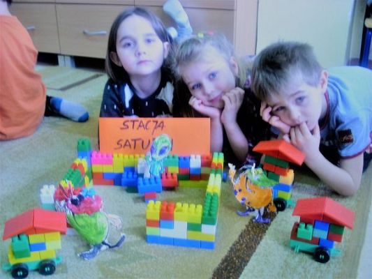 Grafika #6: CZAS JAK RZEKA PŁYNIE …