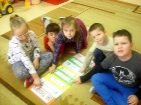 Grafika #3: CZAS JAK RZEKA PŁYNIE …