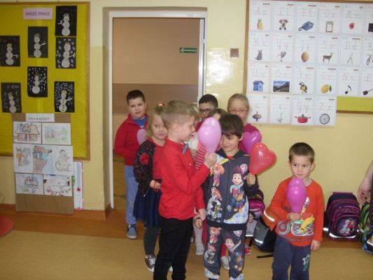 Grafika #2: Zabawa walentynkowa w przedszkolu