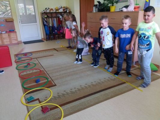 Grafika #1: Każdy dzień to nowa przygoda