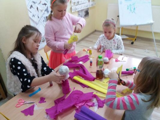 Grafika #1: Lalkowe teatrzyki