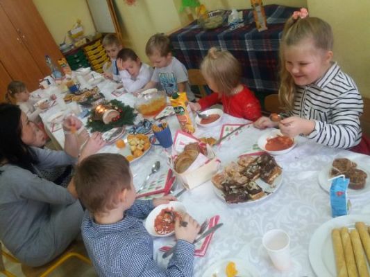 Grafika #19: "Gorączka przedświąteczna" i wigilia w oddziale przedszkolnym