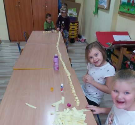 Grafika #2: "Gorączka przedświąteczna" i wigilia w oddziale przedszkolnym