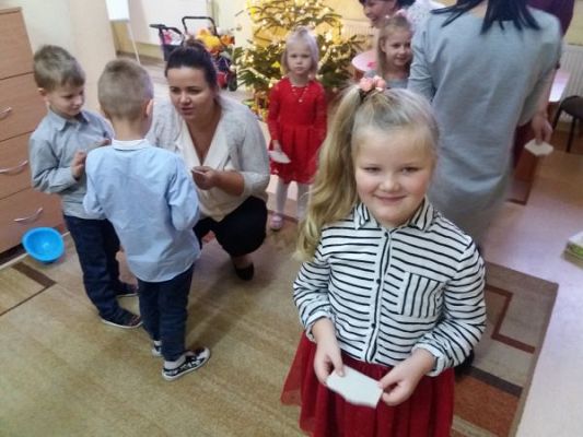 Grafika #16: "Gorączka przedświąteczna" i wigilia w oddziale przedszkolnym