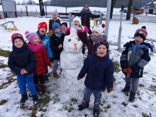 Grafika #0: Pierwszy śnieg = pierwsze bałwany