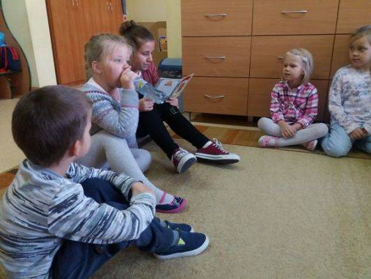 Grafika #6: Akcja "Rodzinne Czytanie" w oddziale przedszkolnym