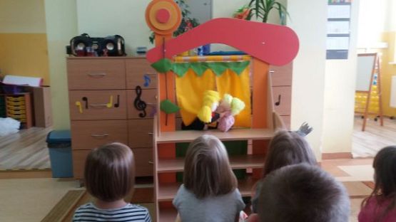 Grafika #2: Bajka o Kopciuszku w nowym teatrzyku pacynkowym