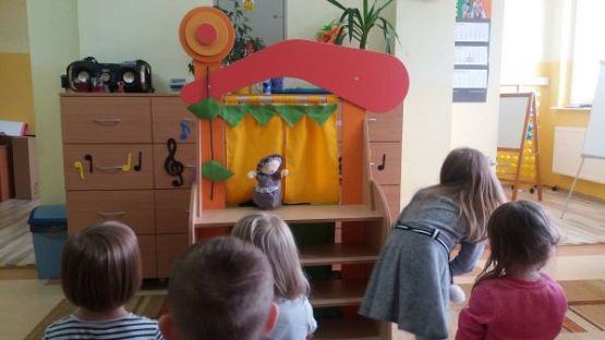 Grafika #0: Bajka o Kopciuszku w nowym teatrzyku pacynkowym