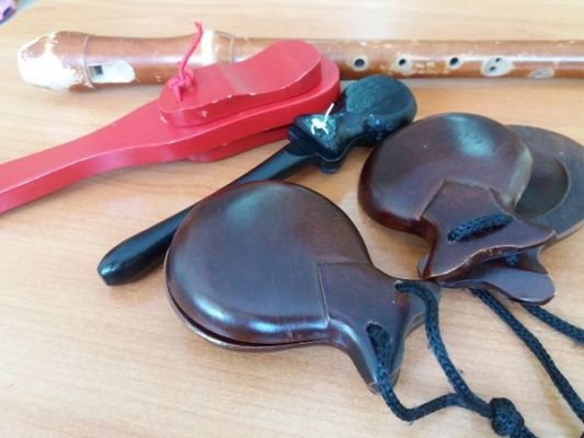 Grafika #26: "W naszym pokoju pełno muzyki jest" - tydzień z muzyką