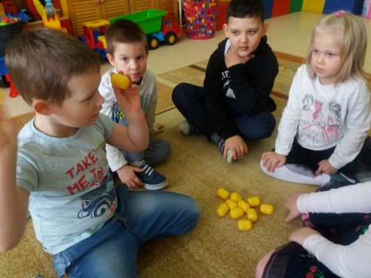 Grafika #21: "W naszym pokoju pełno muzyki jest" - tydzień z muzyką