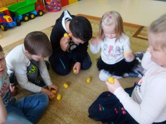 Grafika #22: "W naszym pokoju pełno muzyki jest" - tydzień z muzyką