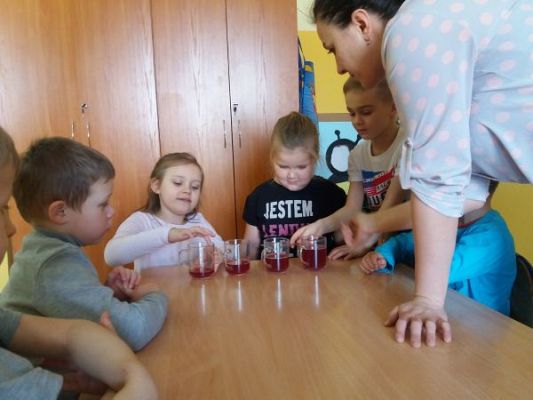 Grafika #15: "W naszym pokoju pełno muzyki jest" - tydzień z muzyką