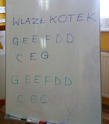 Grafika #14: "W naszym pokoju pełno muzyki jest" - tydzień z muzyką