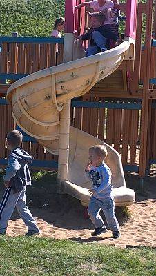 Grafika #4: Przedszkolaki w Gniewinie