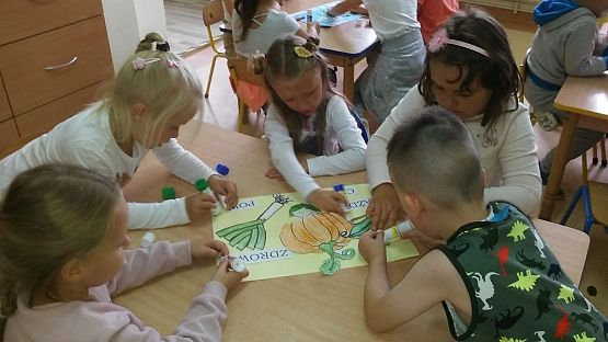 Grafika #5: "Zdrowo jem, więcej wiem "