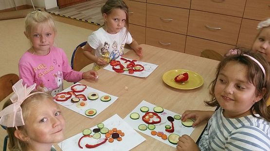 Grafika #4: "Zdrowo jem, więcej wiem "