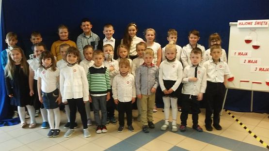 Grafika #3: MAJOWE ŚWIĘTA