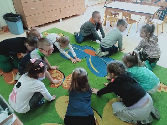 Grafika #4: W oczekiwaniu na Wielkanoc