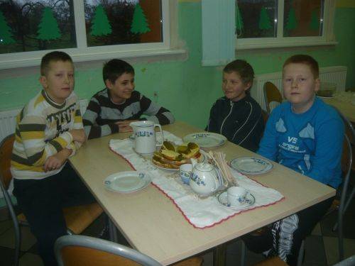 Grafika #6: Klasa piąta poznaje smak kaszubskich kanapek