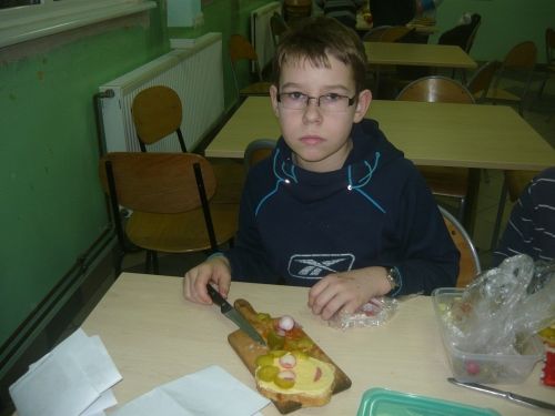 Grafika #5: Klasa piąta poznaje smak kaszubskich kanapek