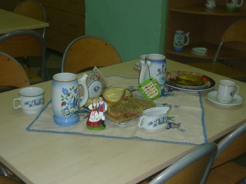 Grafika #7: Klasa piąta poznaje smak kaszubskich kanapek