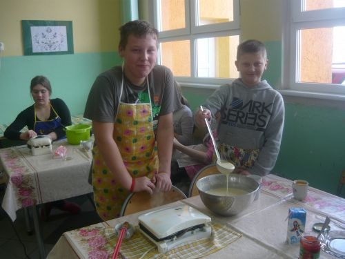 Grafika #10: Klasa czwarta i szósta piecze gofry