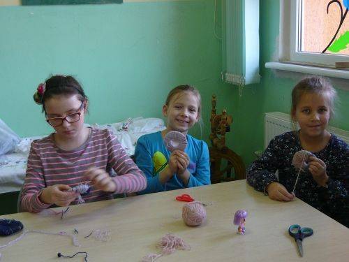 Grafika #2: Jak dawniej na Kaszubach robiono pompony?