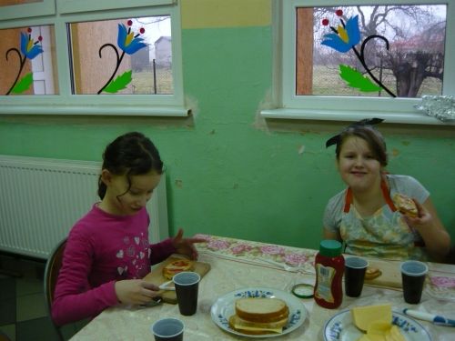 Grafika #1: Uwielbiane przez wszystkich kanapki na ciepło