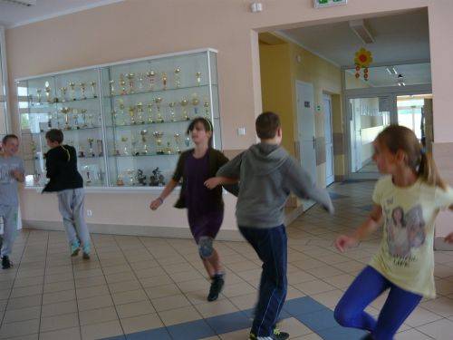 Grafika #3: Taniec ludowy na zajęciach języka kaszubskiego