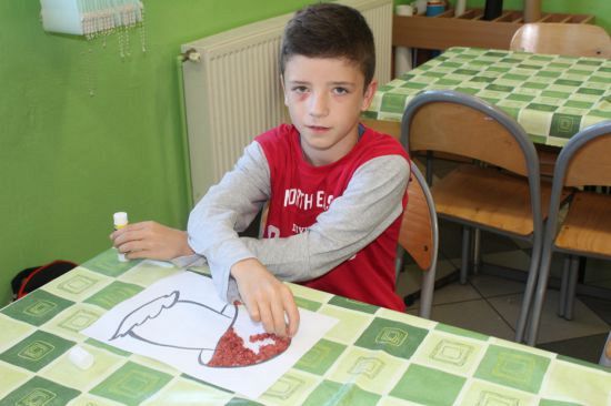 Grafika #3: Klasa 2 wykleja jesienne grzyby