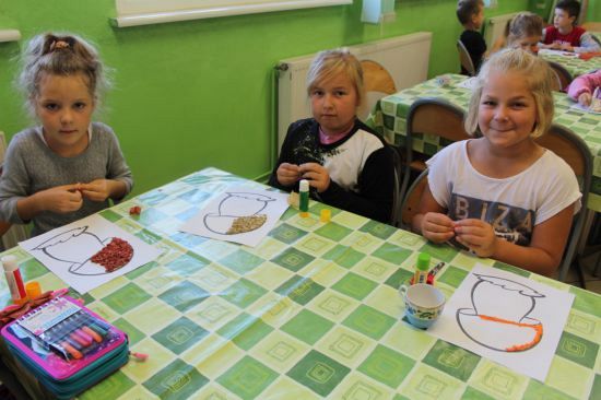 Grafika #1: Klasa 2 wykleja jesienne grzyby