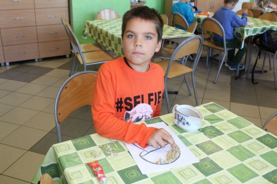 Grafika #5: Klasa 2 wykleja jesienne grzyby