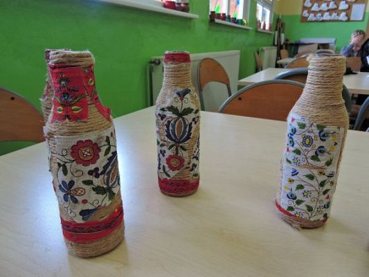 Grafika #0: Wazony ze sznurka